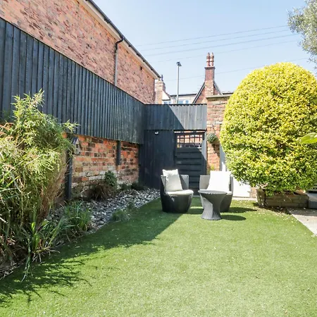 Royal Victoria House *