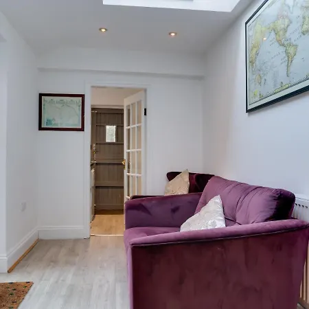 Royal Victoria House بيت للعطل