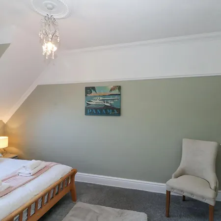 Holiday home Royal Victoria House