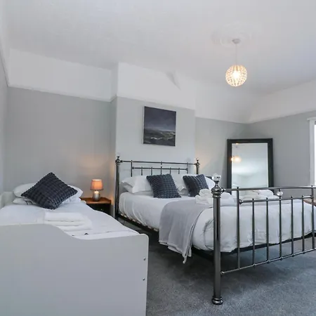 بيت للعطل Royal Victoria House سكرابورو