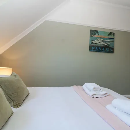 Holiday home Royal Victoria House *