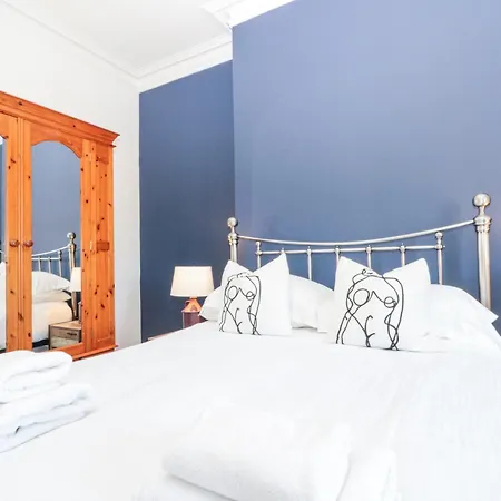 Holiday home Royal Victoria House *