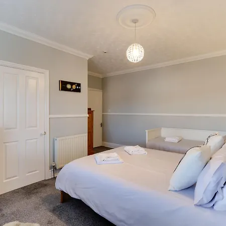بيت للعطل Royal Victoria House سكرابورو