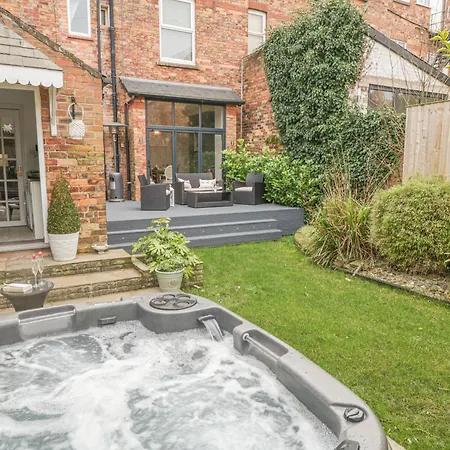 بيت للعطل Royal Victoria House