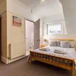 בית נופש Royal Victoria House *