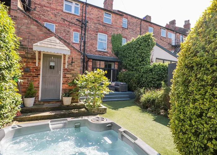 Royal Victoria House * Scarborough